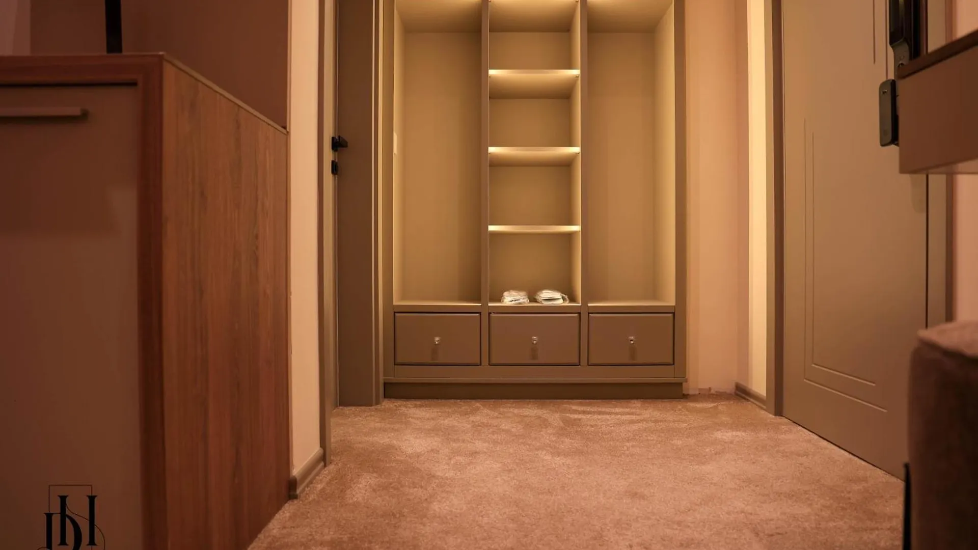 Deha Rooms & Apartments Tirana 0*,